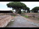 04997 ostia - regio i - insula xix - aula dei mensores (i,xix,3) - blick ri osten.jpg